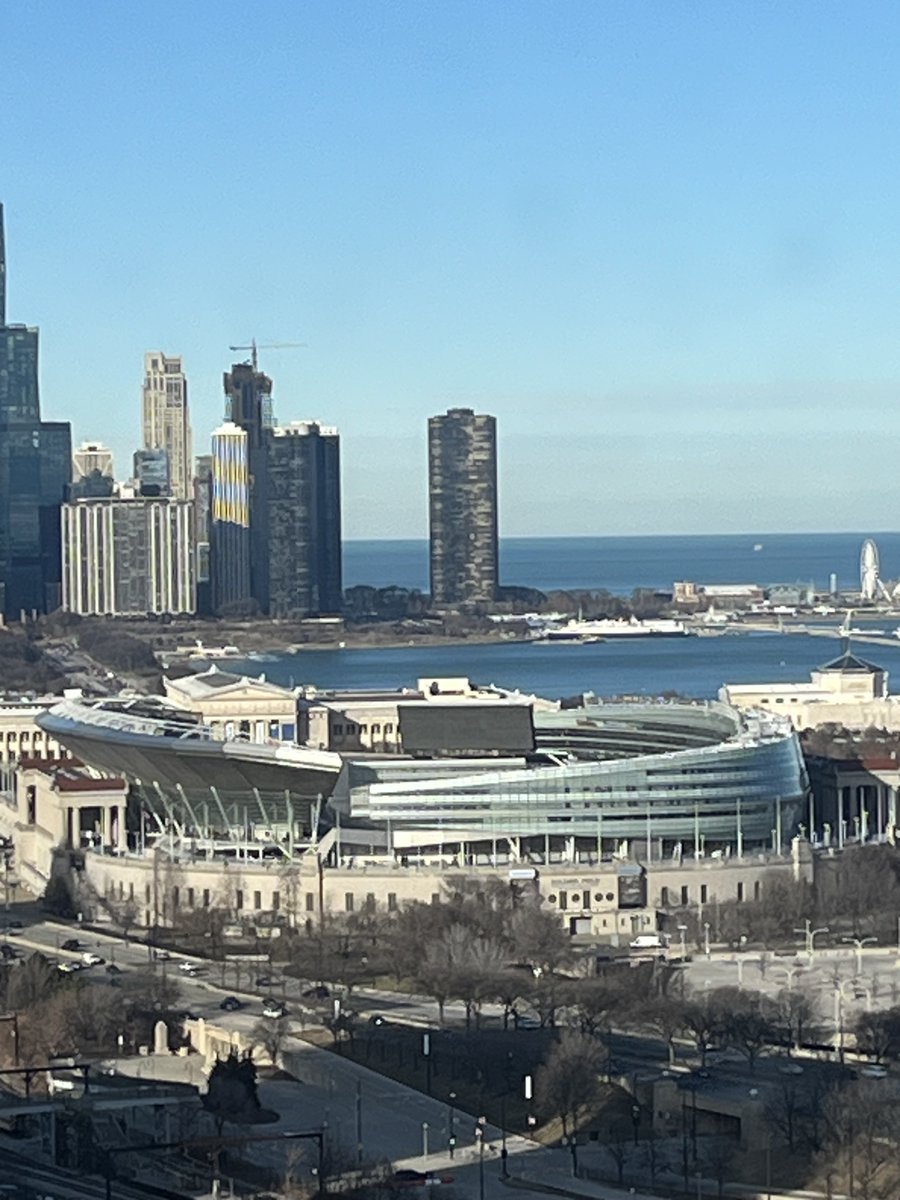 The view from my job and it’s all union built by the hard working men and women of Chicago go Bears 🐻 ✊🏻🇺🇸