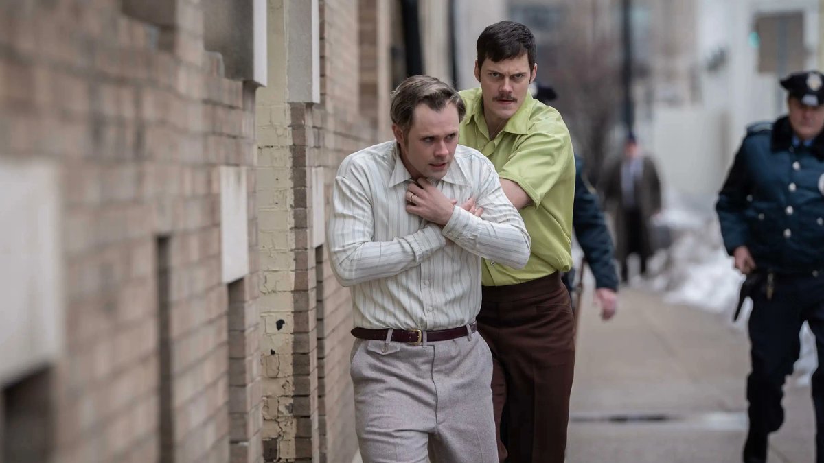 📽️ OPENING: Director Gus Van Sant (TO DIE FOR) dramatizes a tense 1977 hostage standoff in DEAD MAN'S WIRE, starring Bill Skarsgård + Dacre Montgomery. Now playing exclusive to Park Lane.