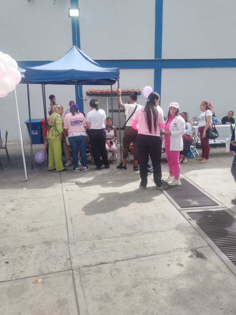 ¡Salud y Vida de la Mujer en #Petare! 🌸🇻🇪🇨🇺

En el CDI Cementerio de Petare (Mpio. Sucre), médicos cubanos y venezolanos realizan jornada conjunta para brindar atención de excelencia a nuestras mujeres.

¡Un solo equipo por la salud del pueblo! 🩺✨

#VenezuelaNoEstaSola