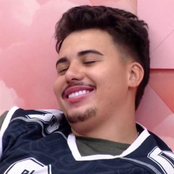 PopTrends tweet media