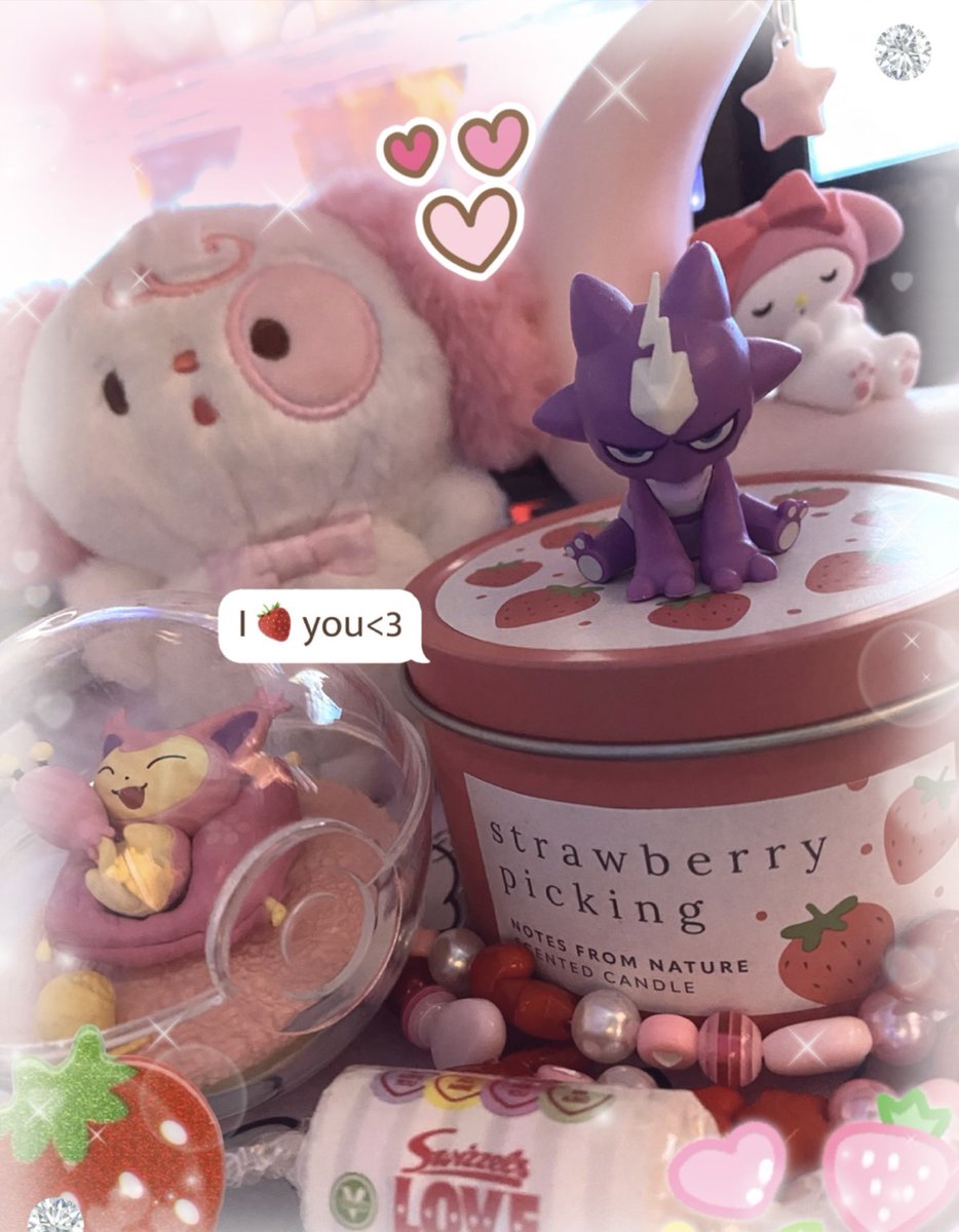 charizardpose's tweet image. bought a nice strawberry scented candle :) channeling my daughter 🍓💕
