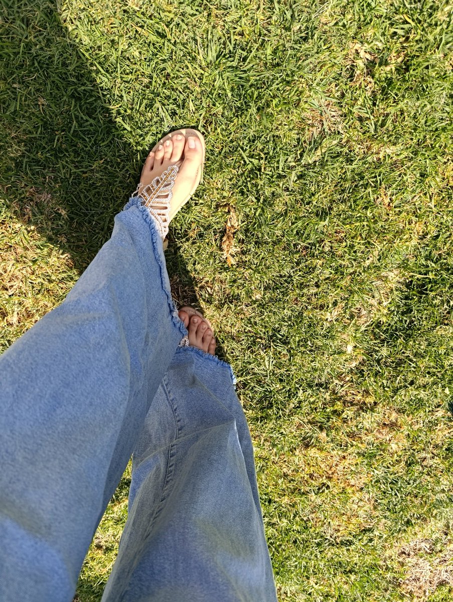 MiniHonney's tweet image. Ame mis sandalias nuevas 💓

Graciaaaas ☺️☺️