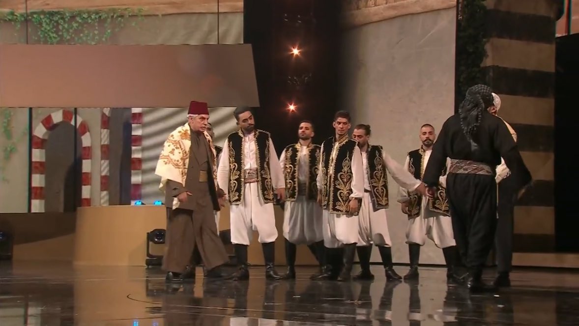 _kivo3's tweet image. فقرة باب الحارة كمية مشاعر

اقسم لكم بالله اني أغمضتها كي لاتفيض😔
 #JoyAwards