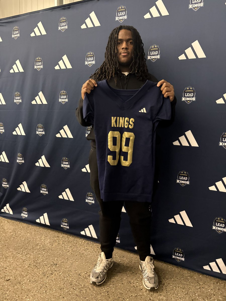 RegLewis75's tweet photo. Great visit at Lead King Prep. Loved the environment and enjoyed meeting the coaches. Excited for what’s ahead. 🏈🔥
@CoachG_LEADPrep 
@LEADPrepAcad 
@daTalleyman 
@CoachC_Brock 
@OssianHarris2 
@MIexposure https://t.co/0NvaTmFJgS