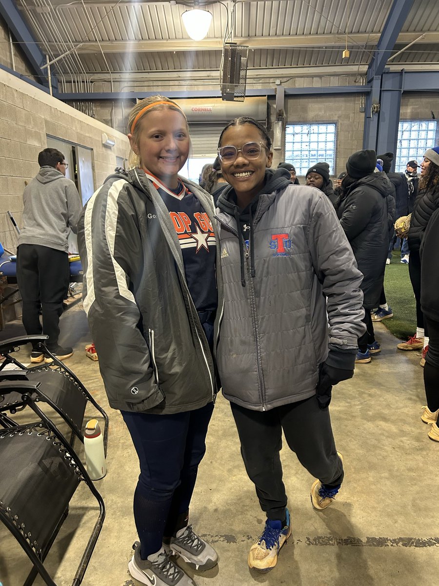 Emme Goss tweet media