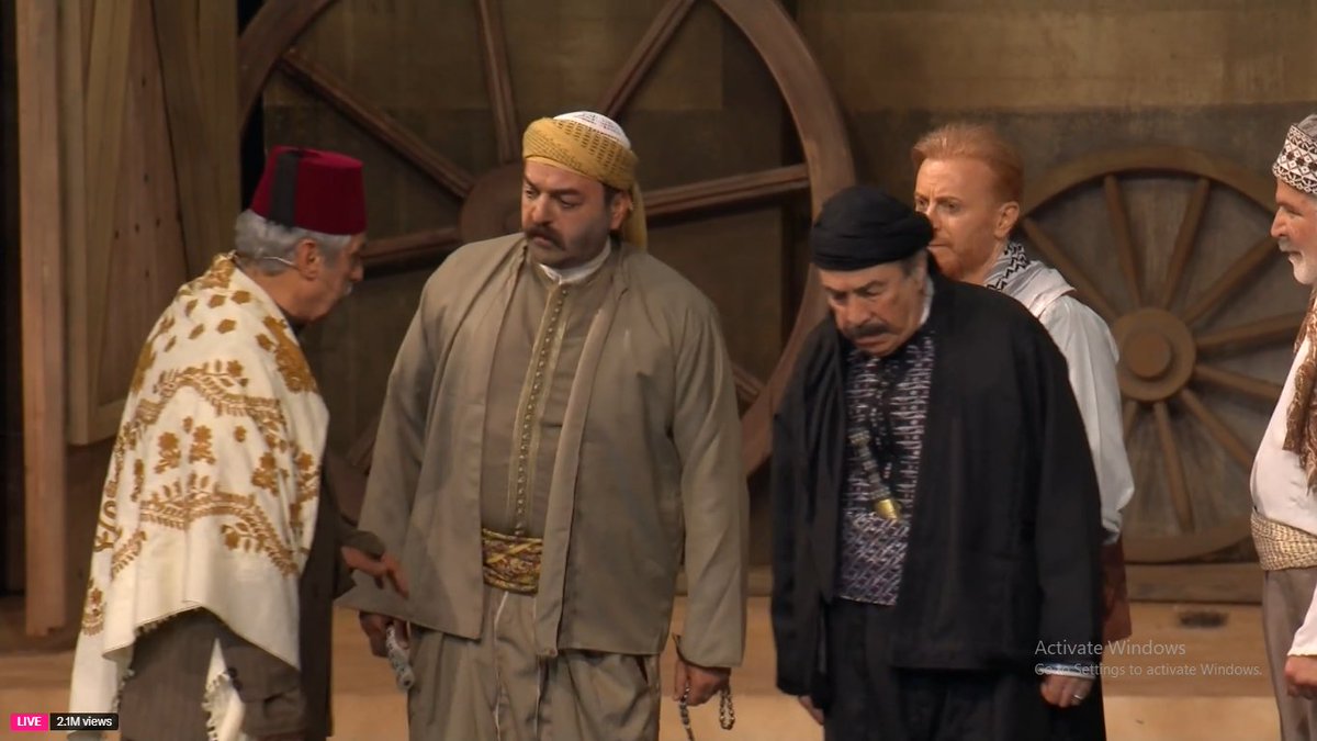 SalehNero's tweet image. جتني الغصة والله .. يقولون أن الأماكن اللي حبيناها بصدق، تسكنها أرواحنا إلى الأبد. تأملوا أكثر ، راح تشوفون بقايا حكاياتنا القديمة عالقة. كأنهم يرفضون الرحيل حتى يطمئنوا أن (باب الحارة) في قلوبنا للأبد. ❤️

#باب_الحارة