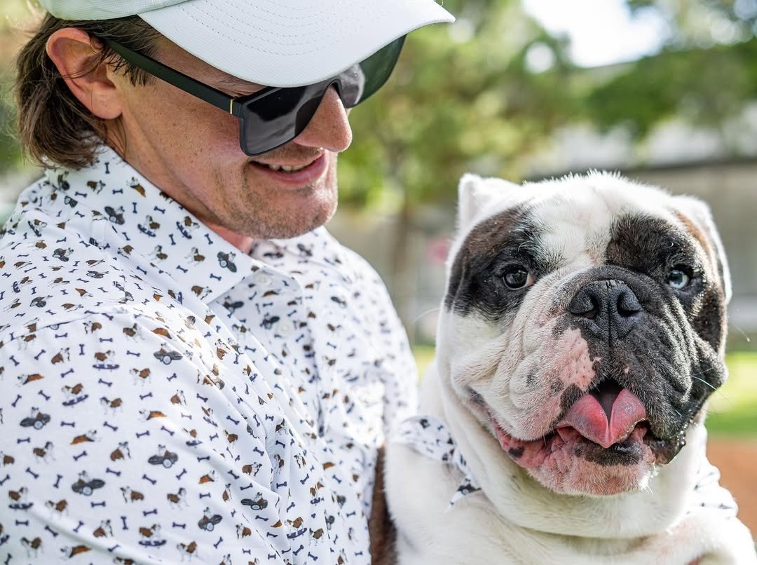 AndrewJphillip's tweet image. Introducing “The Drool” performance polo &amp;amp; dog bandana  #nationaldogday 🐶 #oldeenglishbulldogge #englishbulldog #englishbulldogsofinstagram #englishbulldogsofig #englishbulldogpuppy #englishbulldo