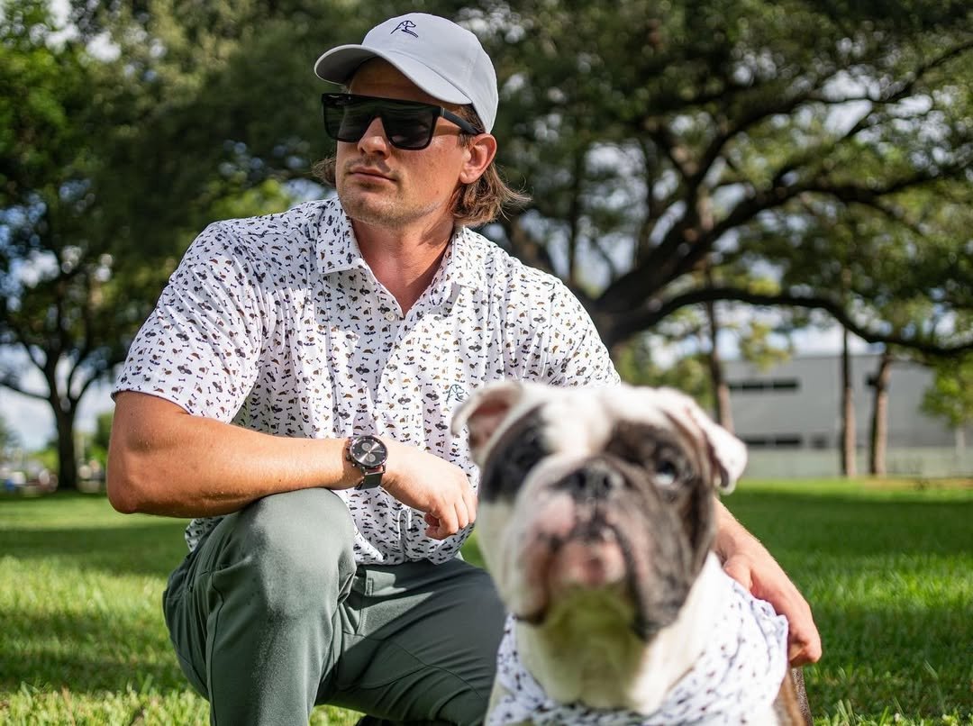 AndrewJphillip's tweet image. Introducing “The Drool” performance polo &amp;amp; dog bandana  #nationaldogday 🐶 #oldeenglishbulldogge #englishbulldog #englishbulldogsofinstagram #englishbulldogsofig #englishbulldogpuppy #englishbulldo
