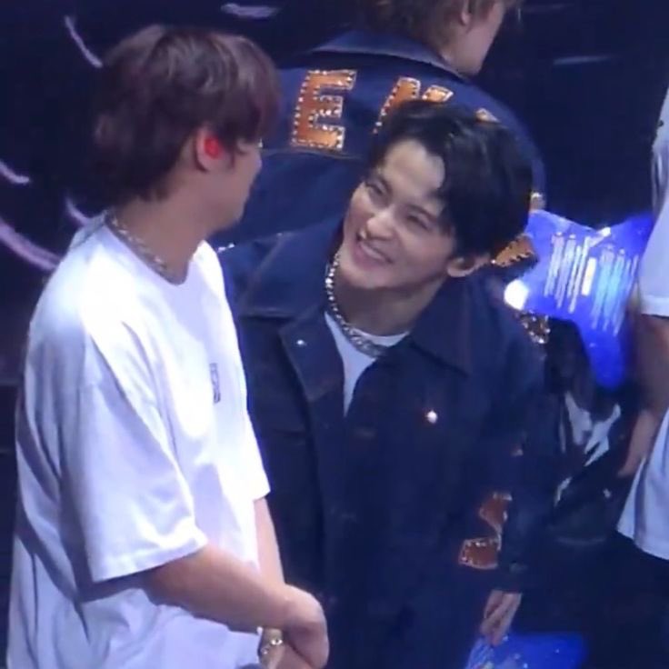 krystearss's tweet image. even he was weirded tf out