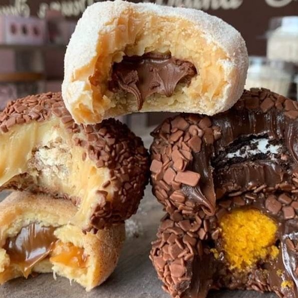 aylinsdiaries's tweet image. 𐔌 . ⋮ Isso ou Aquilo? Versão Brigadeiro Recheado ₊ ꒱ ~ Uma Food Poll interativa onde calorias não existem.

 #foodpoll #edtwt #thisorthat #interactivethread

𖹭/⟳ appreciated