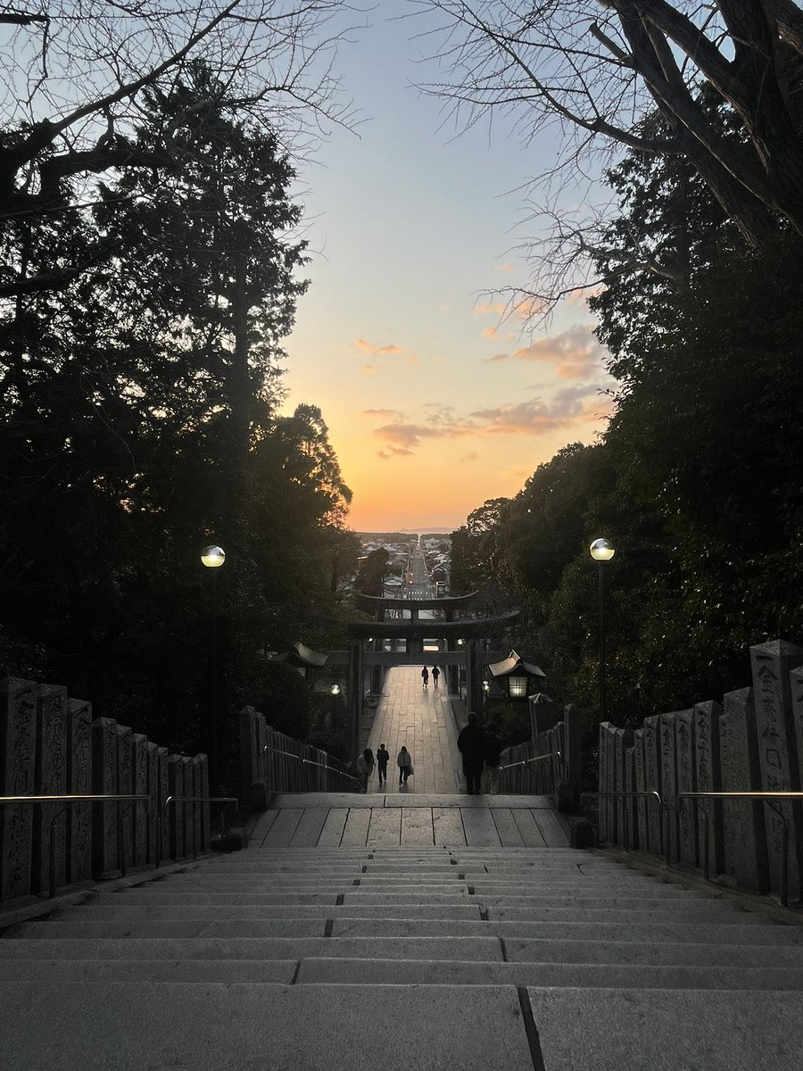 sirobatooo's tweet photo. 送って頂きありがとうございました😊
福岡めぐり
1週間あったら福岡余裕で巡れるな😚
 #白糸の滝
 #カキ小屋
 #一蘭の森
 #宮地嶽神社 https://t.co/48zfghNVR5