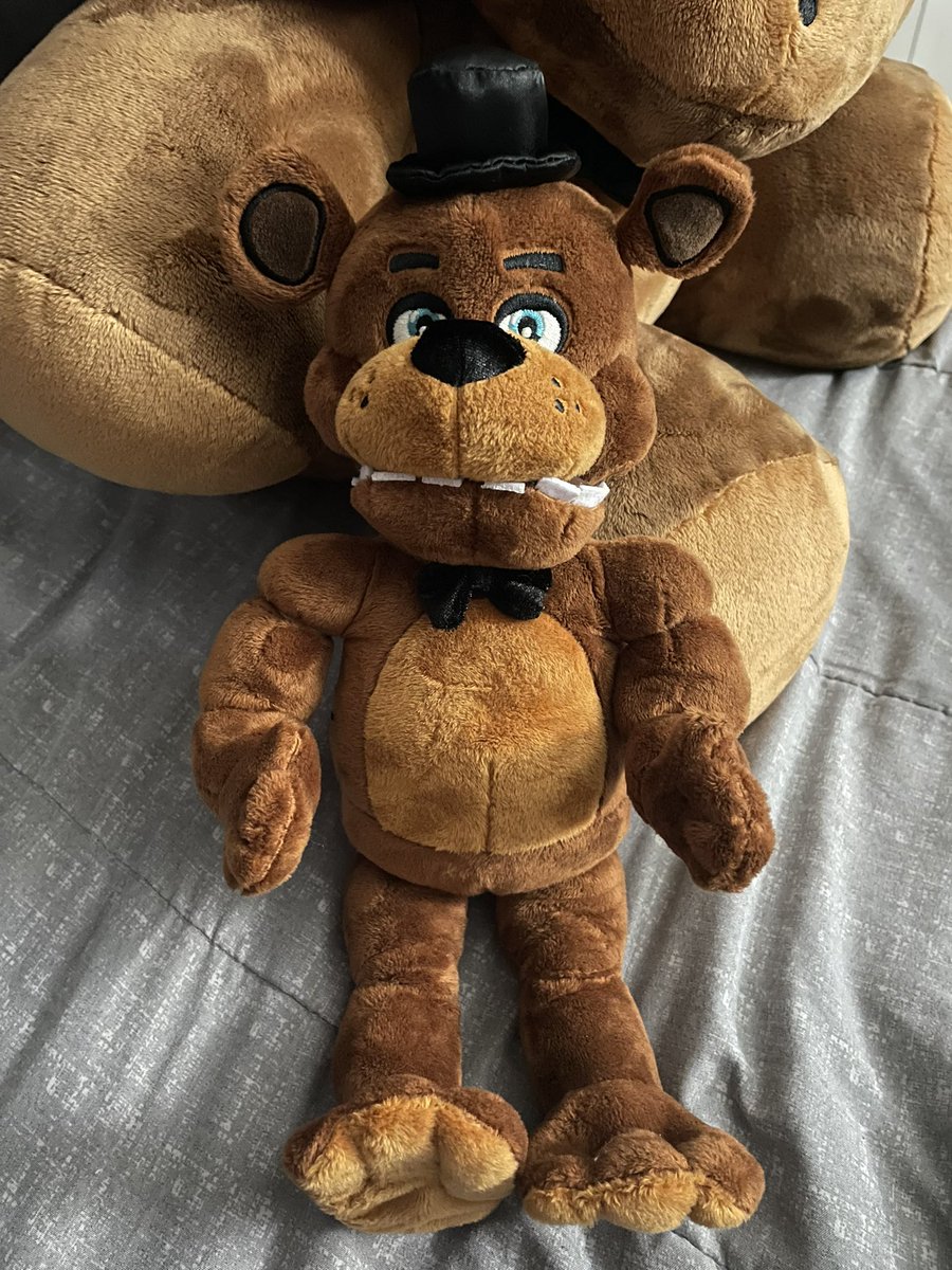 KhariDoodles's tweet image. I’ve only had the Articulated Talking Freddy Plush for an about an hour and I love him so much 

He’s such a unique piece of FNAF merch, def a must have 

I don’t know what I’d do without him… 

ALSO HE CAN JUMPSCARE AT RANDOM… IS MINE HAUNTED OR IS THIS A HIDDEN FEATURE