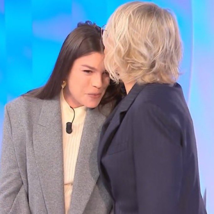 Paoliciousss's tweet image. maria è letteralmente pazza di loro 🤧 #cepostaperte