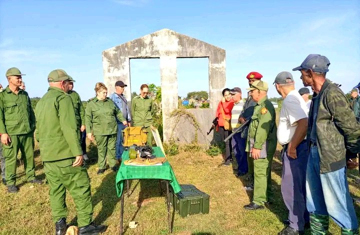 En el Consejo de Defensa Municipal de #Yaguajay se fortalecen las acciones de preparación para la defensa de la Patria, consolidando la unidad como garantía de la victoria.  
#SanctiSpíritusEnMarcha
#CubaEsCoraje 🇨🇺
<a href="/DeivyPrezMartn1/">Deivy Pérez Martín</a>
