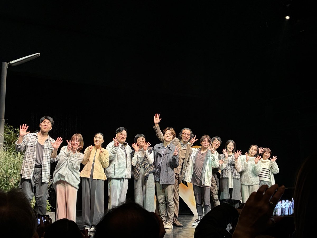 #賢治島探検記2026 
観て来ました✨️

小、中学生の時は国語が苦手で宮沢賢治の作品あまり印象ないけど、この舞台を観て読んでみたいになったし、自分も大人になったなぁと感じました。笑

役者さんたち舞台出突っ張りで大変そうだったし、リコーダーとかパーカッションやっててビックリしました😂