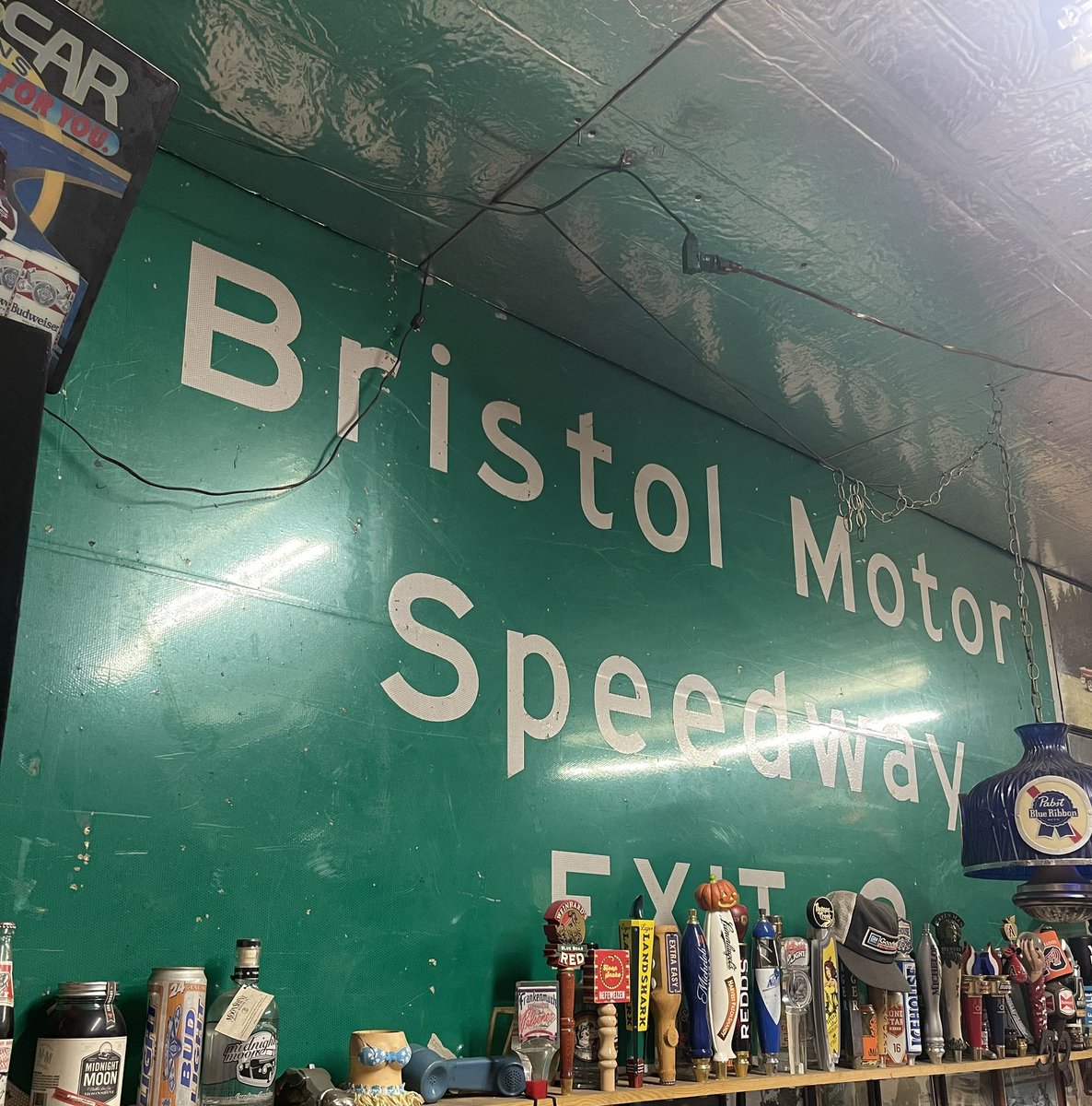 GreenAustin15's tweet photo. Exit 3 😎 @DaleJr @DirtyMoMedia https://t.co/JaNMtg8qcY