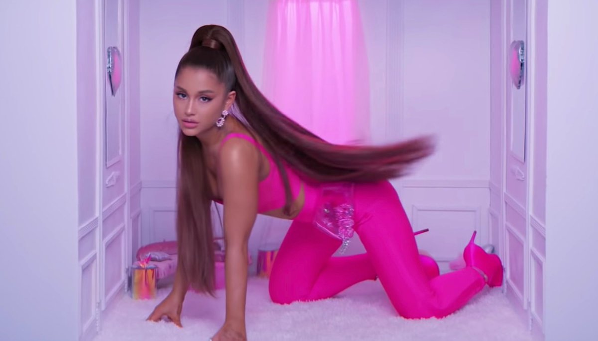 PopBase's tweet image. 7 years ago today, Ariana Grande released ‘7 Rings.’