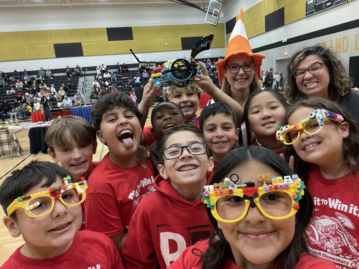 claudiaLzn's tweet photo. Shoutout to our team 64473 the Robot Archaeologists who showcased their best on their innovation project AND robot game in the @firstlegoleague UNEARTHED Challenge competition at @TomballISD @TISDRES @FIRSTinTexas #FIRSTInspires #Coding #Robotics #FLLChallenge #Archaeology 🤖🧱 https://t.co/WfU68oiSRt