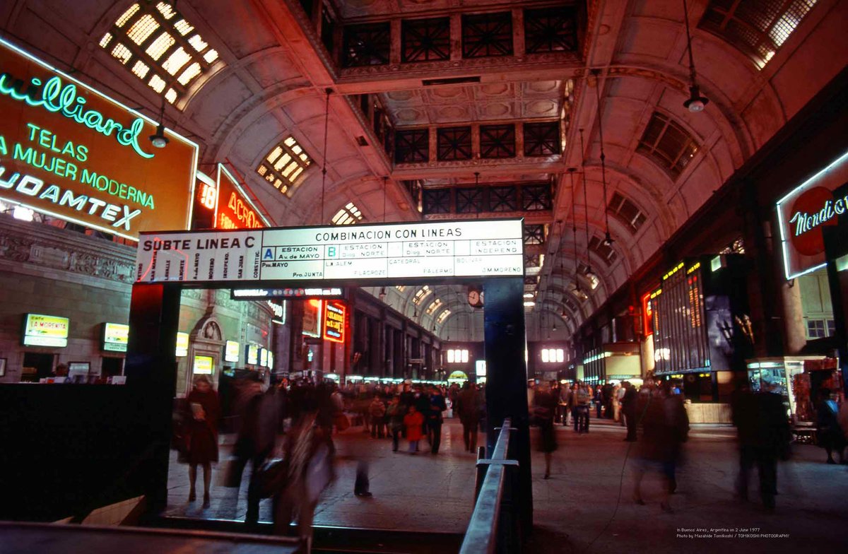 PregoneroL's tweet image. Fotos de una Argentina blanca y civilizada en 1977, del fotógrafo japones Masahide Tomikoshi