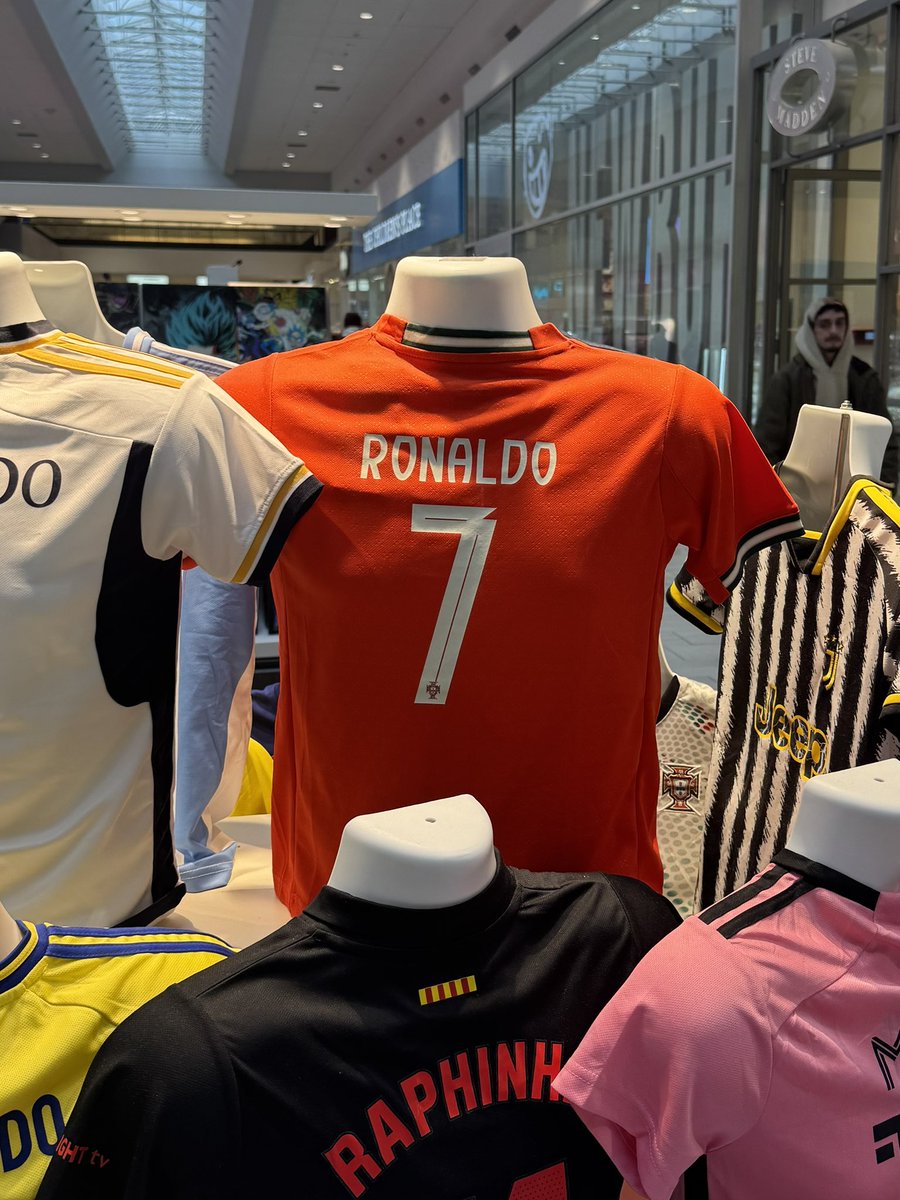 DickCheneyAlt's tweet image. .@ishowspeedsui jersey spotted at the mall