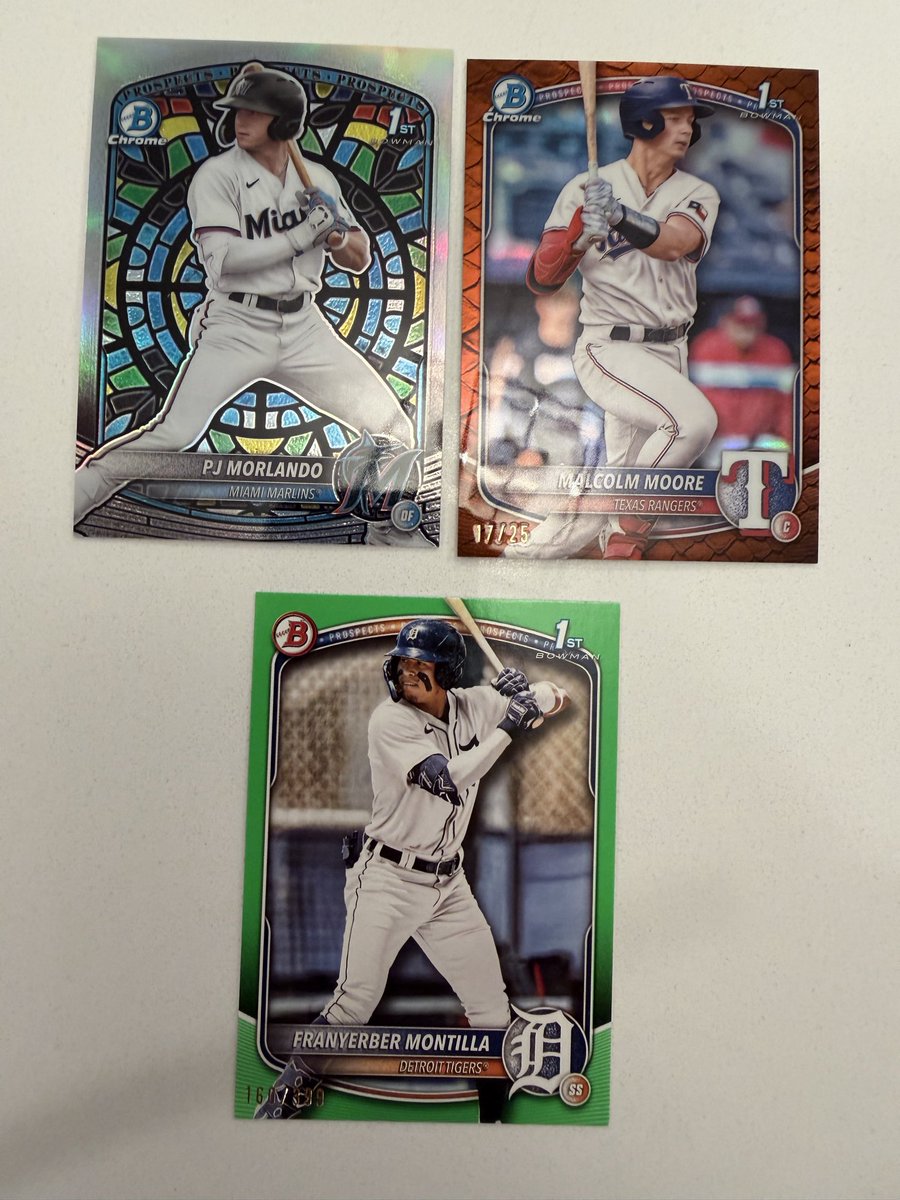 When you buy a random Bowman 25 pack and these bangers show up!