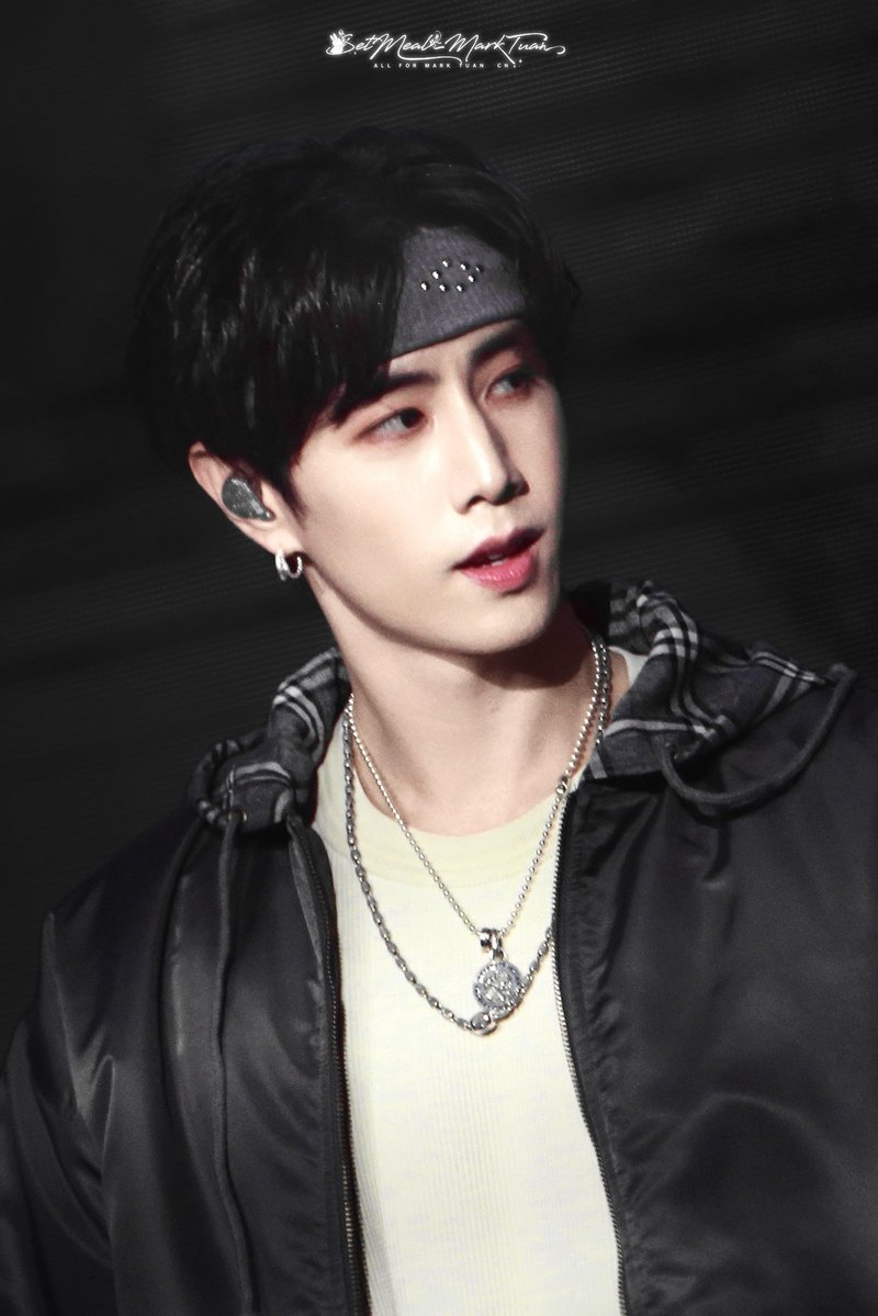 260117

Silhouette: The Shape of You 
in ShangHai

#MarkTuanTheShapeOfYou_ShangHai 
#SunsetsandCigarettes
#Silhouette #MarkTuan_Silhouette  #MarkTuan #MARK #段宜恩 #마크 <a href="/marktuan/">Mark Tuan</a> <a href="/DNAmngmnt/">Mark Tuan Official</a>