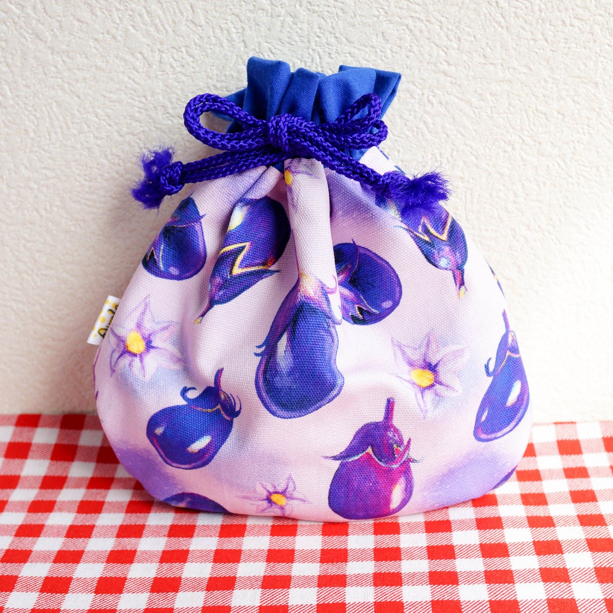 Merletto_A's tweet image. Thanks💕@Lupopo_cafe 

Aiuolaはお野菜が主役のお店🍅
お野菜モチーフのアクセサリーや水彩色鉛筆で描いたオリジナルイラストの雑貨を制作しています🥦🍆✨️

たまに天然石もあり✨

[minne店]
minne.com/@violon
[Creema店]
creema.jp/c/aiuola
[BASE店]
aiuola.theshop.jp