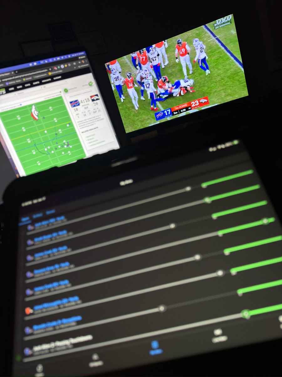 Aldbf's tweet photo. Payday loading!! #NFLPlayoffs https://t.co/DLrZd6gZUi