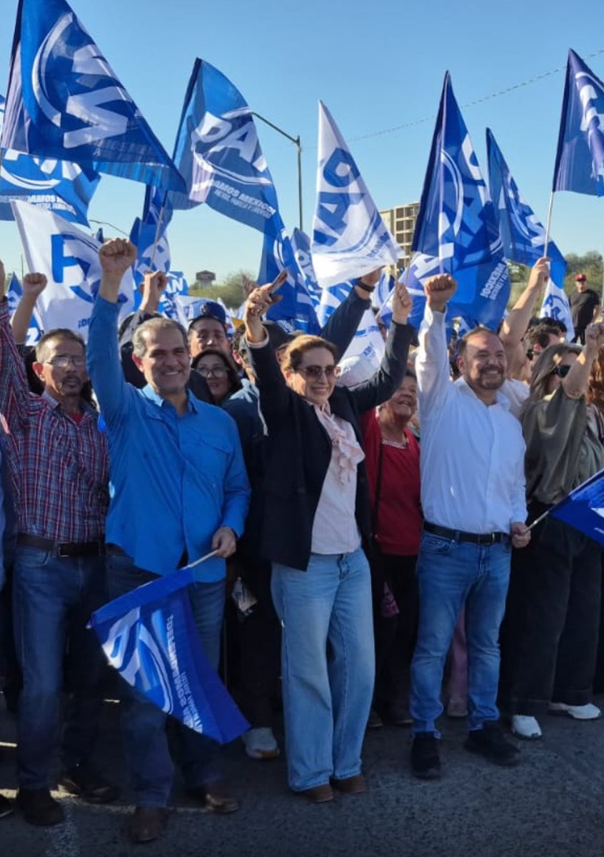 #SONORA ¡Clase de carta de presentación! En compañía del ex gobernador, Guillermo Padrés, como su principal apoyo, este sábado el ex presidente municipal de Hermosillo, Alejandro López Caballero, mostró sus intenciones de repetir como Presidente Municipal, ante el PAN Sonora .