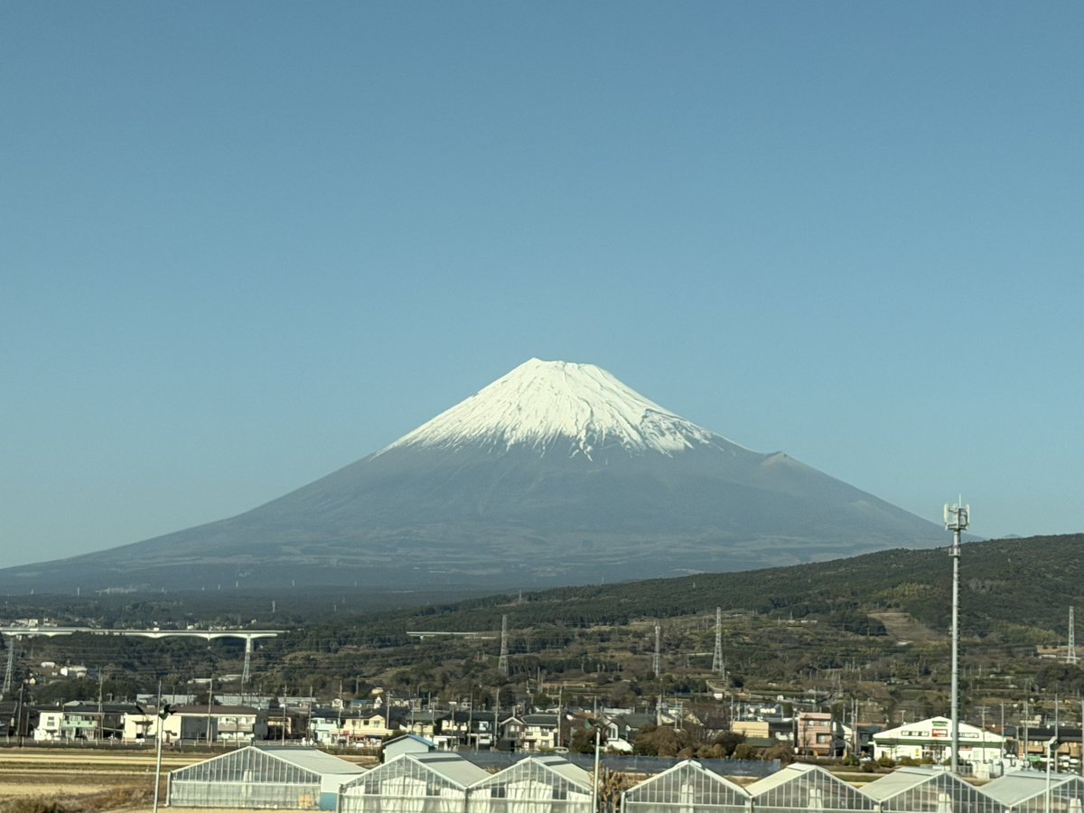 今日は下から見ても富士山は綺麗に見えました。