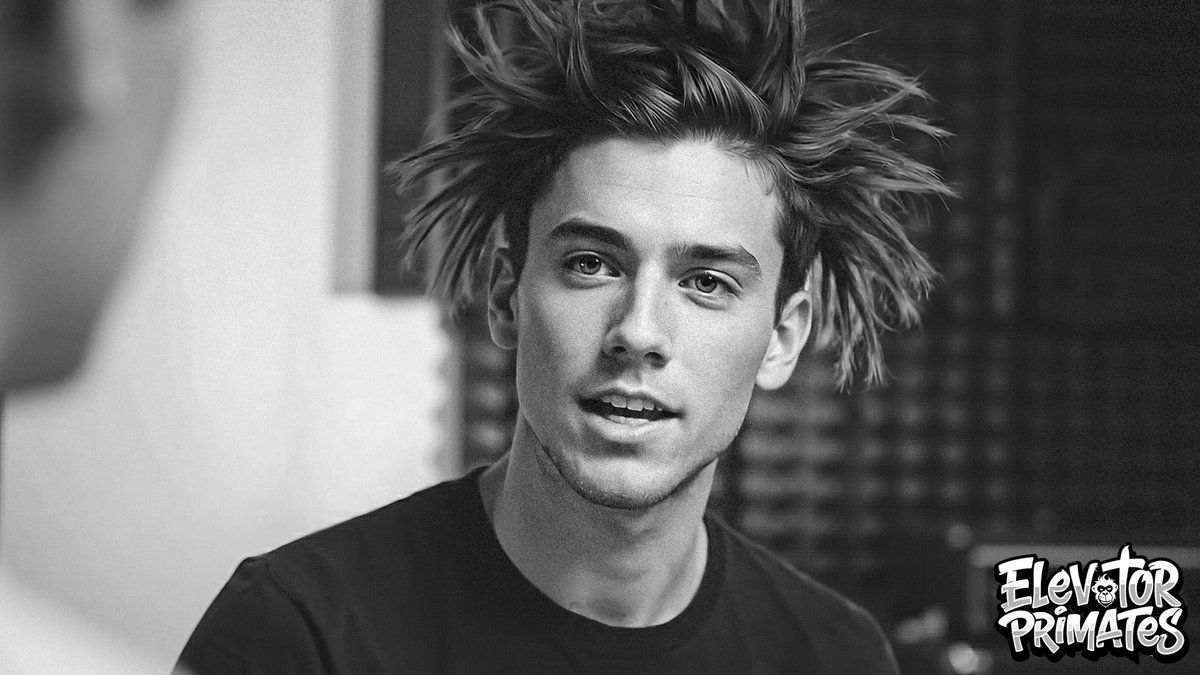 ElevatorPrimate's tweet image. Behind the kit with Jett tracking drums for new track "Still Here"
We’ve been quiet, but busy. Reckon we should drop a short teaser clip next?
#JettMonroe #ElevatorPrimates #Aussie #PopPunk