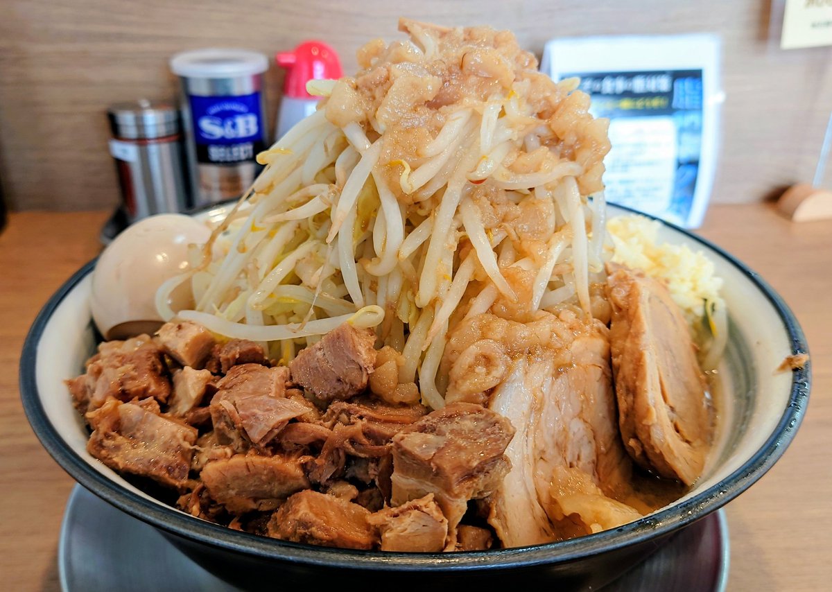 ✨とんとこ豚＠栃木県栃木市✨ ラーメン並 野菜マシマシ ニンニクマシ