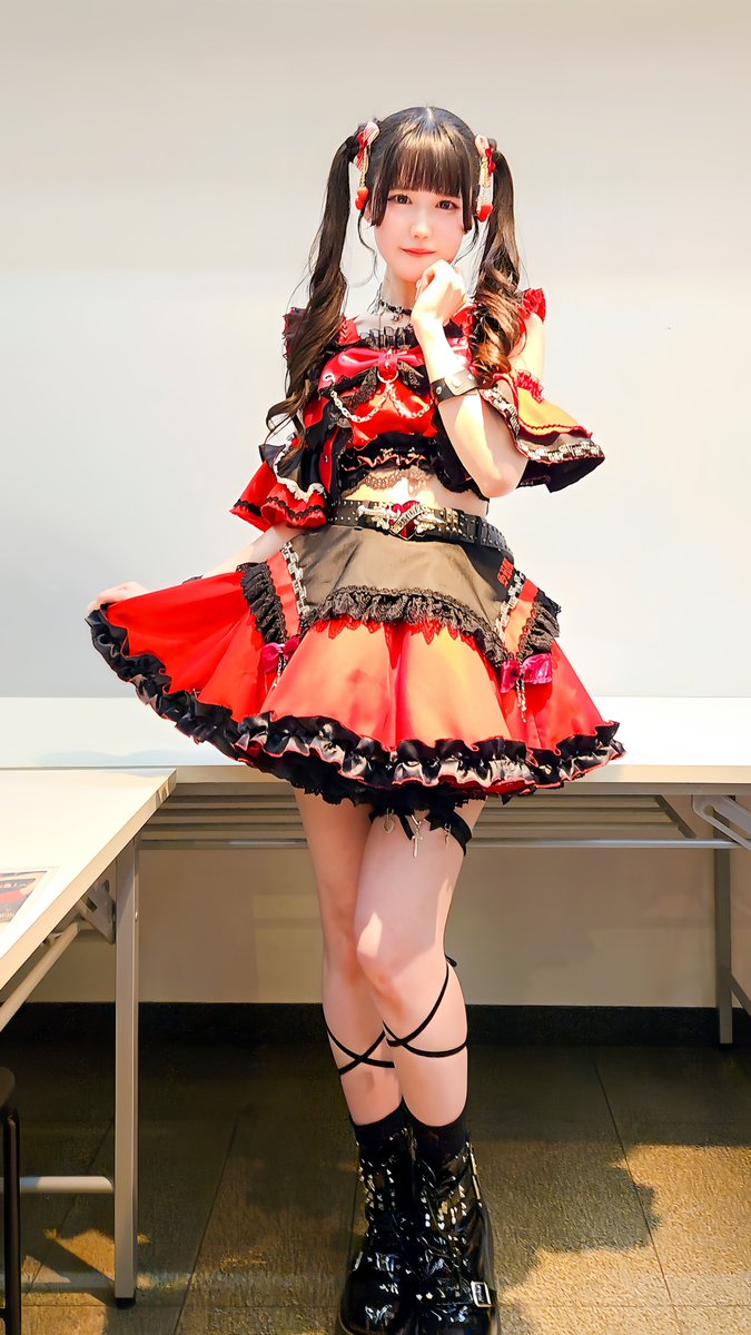 chanchan202403's tweet photo. るのさん、2026あけおめできましたた！！ソロパートの力強いロングトーンで見上げるところ、���顎のラインが美しすぎました😲
チェキでは安定のウィンク👏👏
#愛してるの https://t.co/NYSwtiMQHX