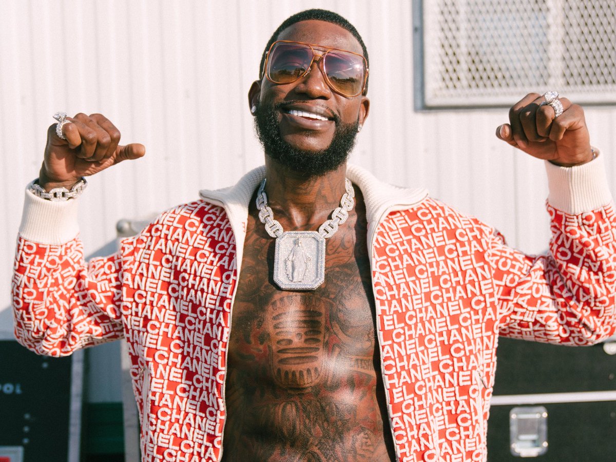 Gucci Mane has reportedly been shot 8x in Atlanta, GA at a gas station where he was filming a music video, deputies said he was rushed to a hospital and is on life support 😳

Pray for Guwop 🙏🏾🙏🏾
