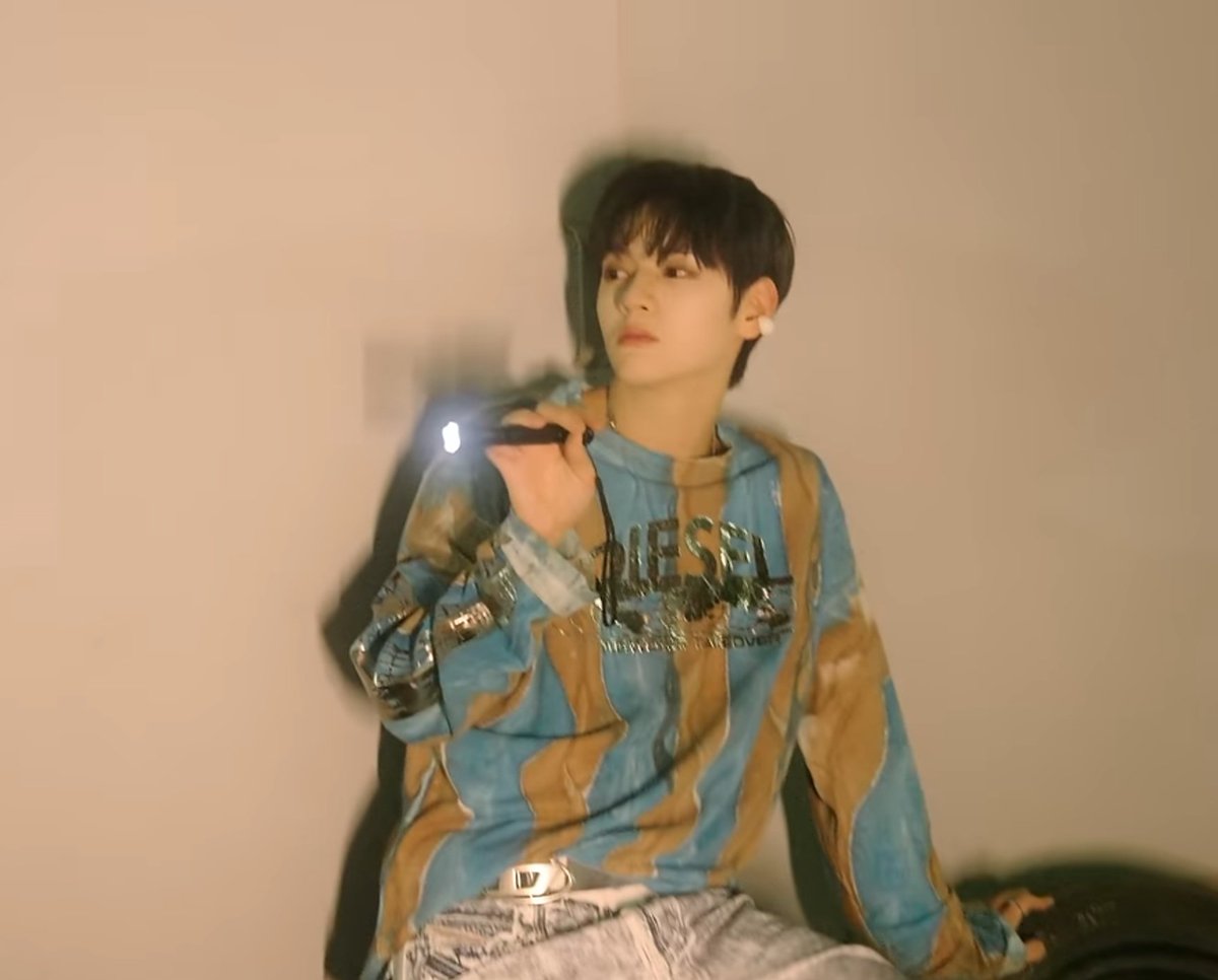 どうやらわたしは 時空を超える 怪盗少女や 怪盗青年のアイドルを 好き