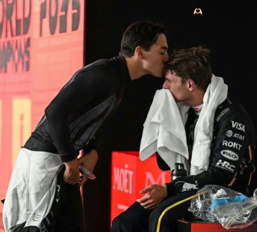 6333 아오삼 대충 맨날 이런 분위기라 인지부조화 오는데 그냥 평행세계 다른 인격체로 보게돼서 오히려 재밌음