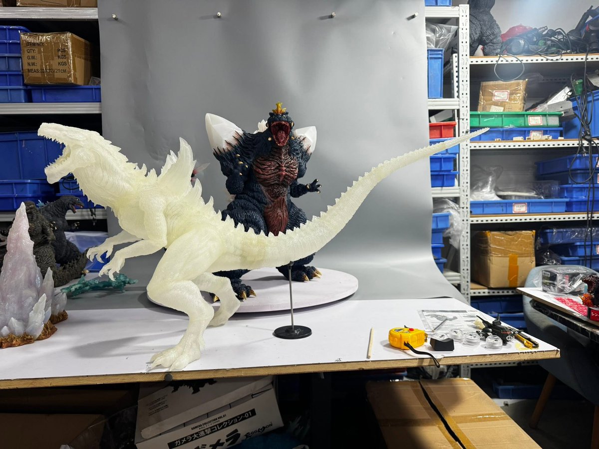 ワンフェス2026冬にて
EZHOBI OMEGABEAST ゴジラ1998蓄光　が販売！
こちらはKITとなるそうです。
高強度の蓄光！だそうです。限定品！
#ゴジラ　#godzilla  #ezhobi #omegabeast