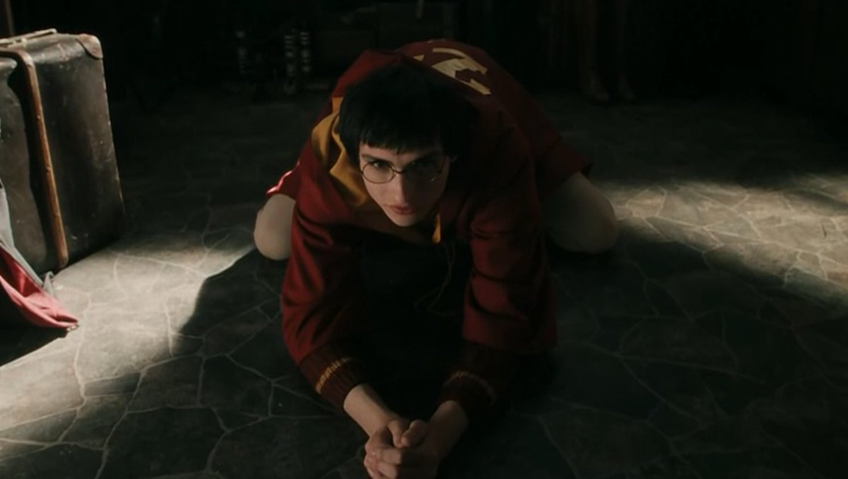 unsaidbyler's tweet photo. ele de quatro que porra é essa finn wolfhard eu tô chorando https://t.co/7bjPKJdM4B