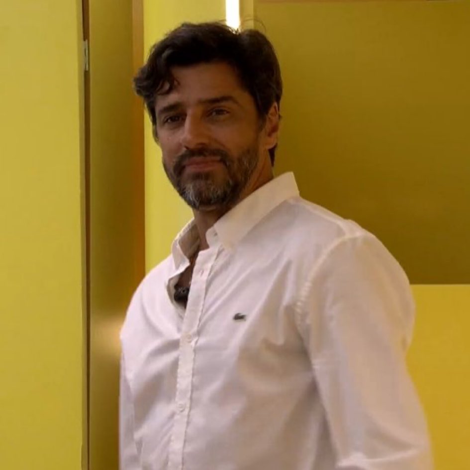 vicomente's tweet photo. por mim ele ficaria líder pra sempre, ele combina muito com essa skin lendária #BBB26 https://t.co/7Nwou4VIbw