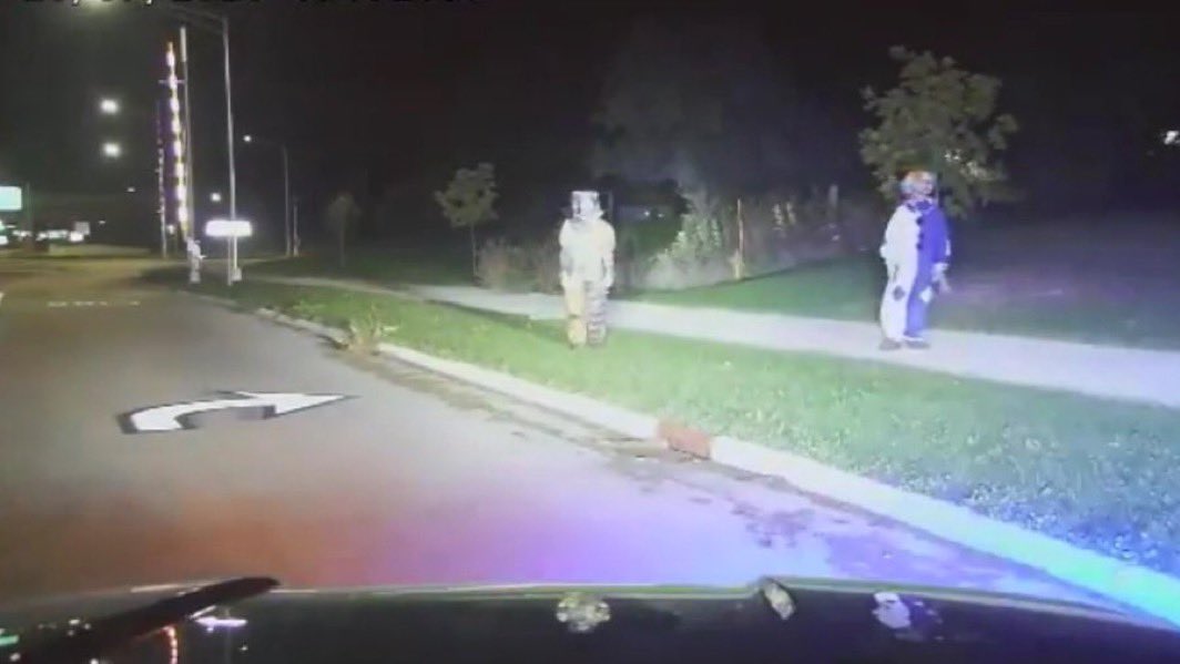 kirawontmiss's tweet image. “2016 is the best year ever” did y’all forget about the clowns????