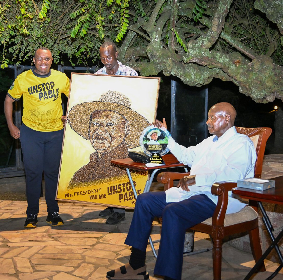 I had the singlemost honour on Saturday afternoon, as an early bird, to congratulate the #UnstoppableUG Leader and Mentor at his country home during a private meeting that concided with the declaration of his historic re-election.