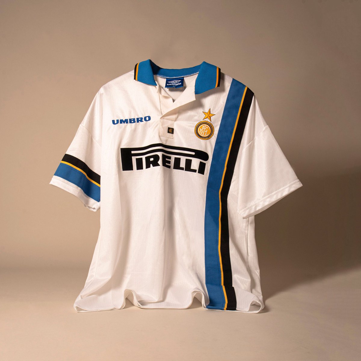 tenislinks's tweet image. 🤌🏻 Inter Milan Away 1997.