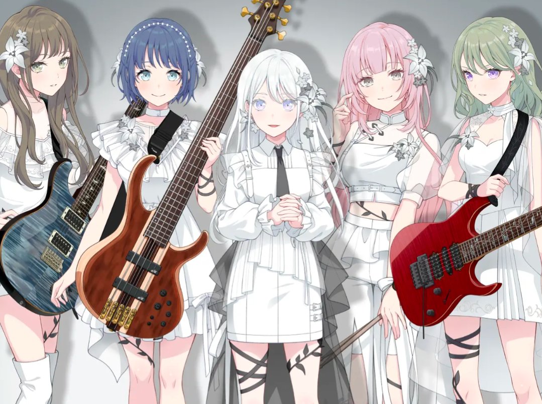 DAiLYHAMASAKi's tweet image. notice how no one in millsage looks bad. they are all BEAUTIFUL LADIES!!