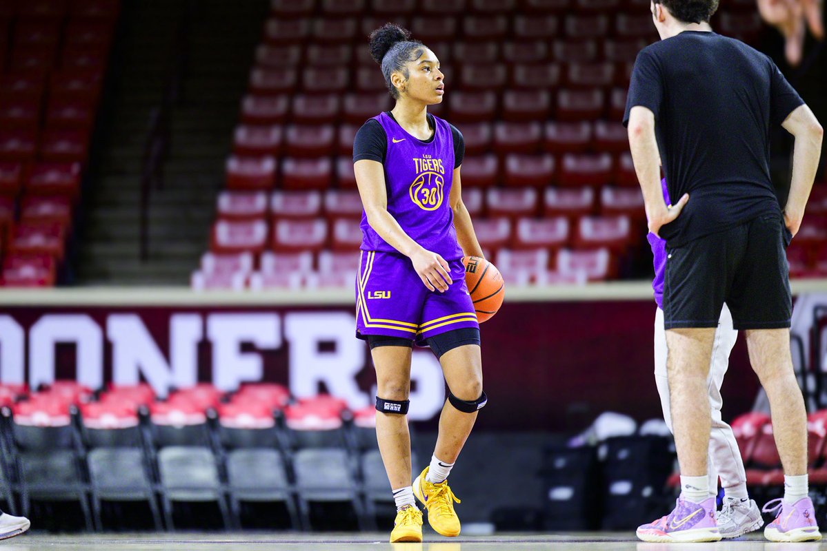 LSUwbkb's tweet image. 📍 Lloyd Noble Center