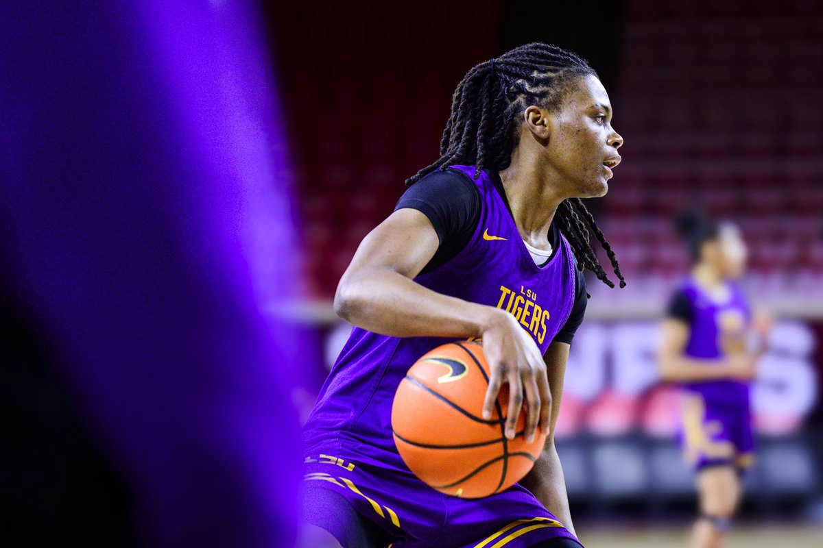 LSUwbkb's tweet image. 📍 Lloyd Noble Center