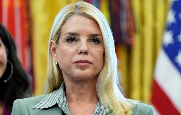 BBMagaMom's tweet image. Trump didn’t hire Pam Bondi to warm a chair. She was hired to act on the mandate of the American people.

Instead, she’s sitting at her desk like a tranquilized zoo animal…just conscious enough to exist, incapable of movement, while the country waits for action that never comes.…