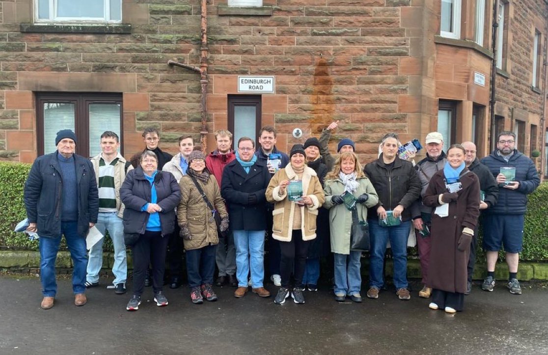 ReformDaily_'s tweet image. 🏴󠁧󠁢󠁳󠁣󠁴󠁿 Cllr Thomas Kerr says in less than 16 weeks Scotland can send a political earthquake to Holyrood - “that’s the message our team in Glasgow were delivering today”

A clear call for change

Vote Reform UK &amp;amp; let’s fix our broken city

#ReformUK #Holyrood [@CllrTKerr