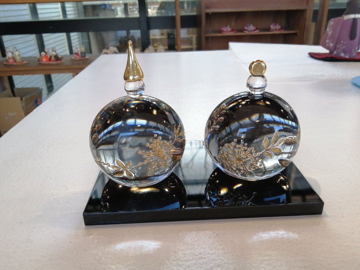moegimashiko's tweet photo. もえぎ城内坂店です。益子は今日もいいお天気です。ぜひお散歩がてらお越しください。
16名のお雛様展始まりました🌸

#陶器お雛様
#ガラスのお雛様
#ひな祭り https://t.co/3DeR7XRciB
