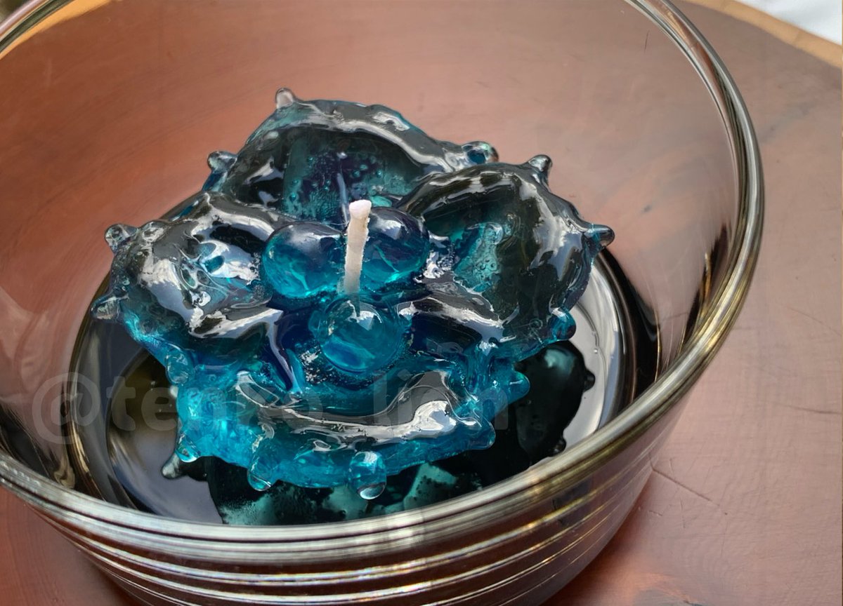 闇花のキャンドルを作りました
眺めて綺麗、燃やして楽しい闇花です
#thatskygame #sky星を紡ぐ子どもたち #sky手芸部 #ファンアート