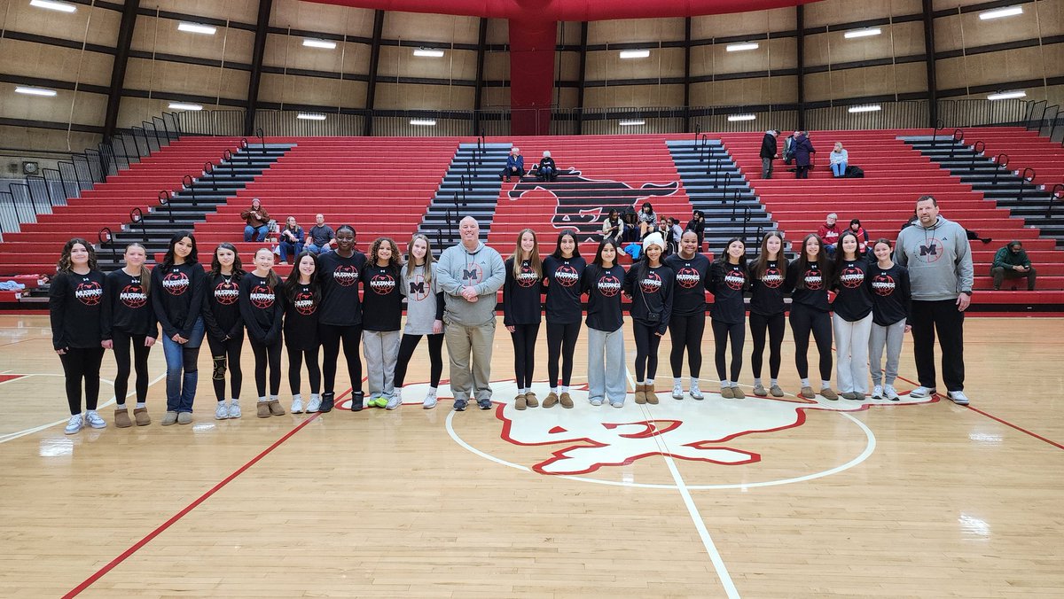 Munster_Sports's tweet photo. Special thanks to our Wilbur Wright Middle School teams for joining us at tonight's girls basketball game!
#wearemunster #rollstangs
#futuresprogram https://t.co/iu1sPofFdx
